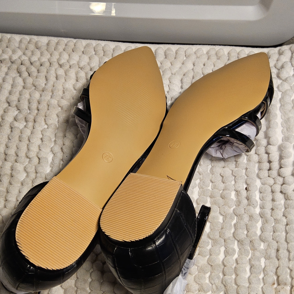 NWOT Size 7.5 Black Flats with Ankle Strap $ pointed Toe - Picture 7 of 7